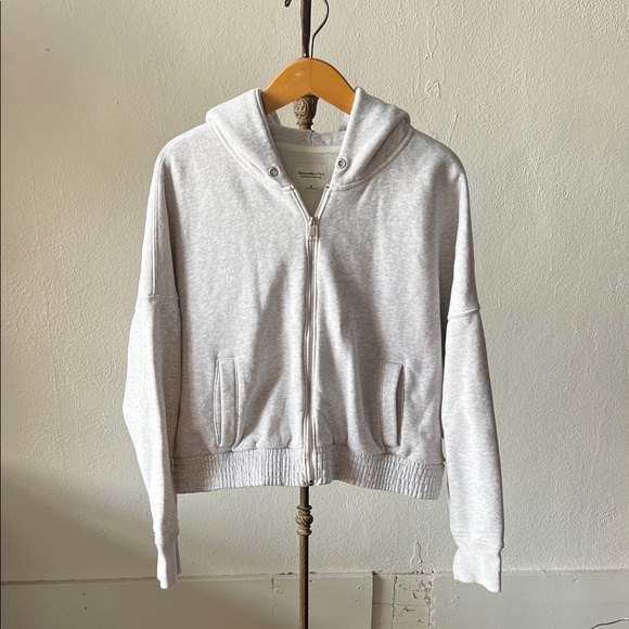 Abercrombie & Fitch Tops - Abercrombie & Fitch Cropped Hoodie Womens XL